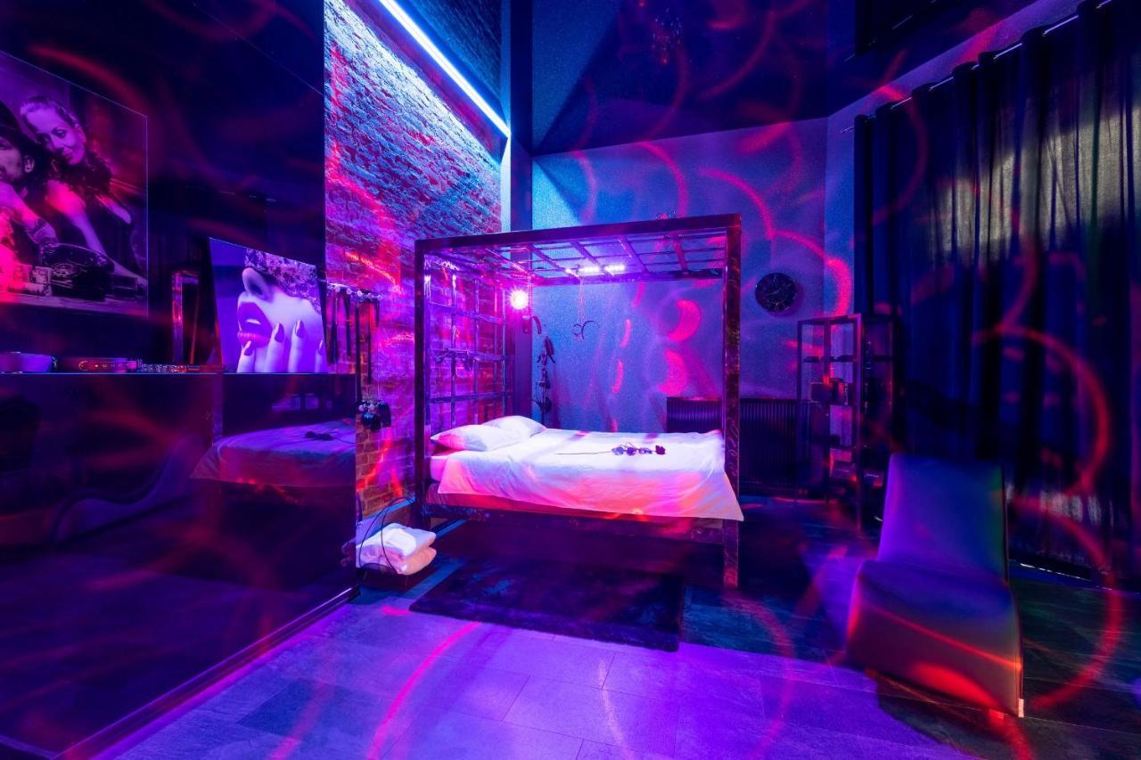 Bdsm Bast Grey Manufaktura Centrum Miasta Legionow 18 Parking Bezplatny , Dla Doroslych Adults Only